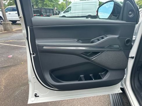 New 2026 Lincoln Navigator Reserve w/ Jet Appearance Package AWD/4WD image 11