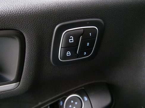 Used 2024 Ford Escape Platinum image 14