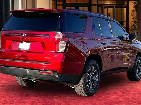 Used 2024 Chevrolet Tahoe Z71 w/ Luxury Package AWD/4WD image 6