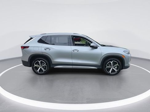 New 2025 Volkswagen Tiguan SE image 9