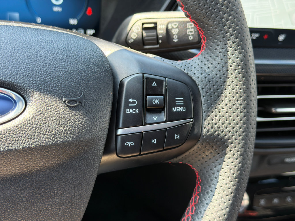 Used 2023 Ford Escape ST-Line Elite w/ Premium Technology Package AWD/4WD image 24