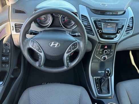 Used 2015 Hyundai Elantra SE w/ Option Group 02 image 16