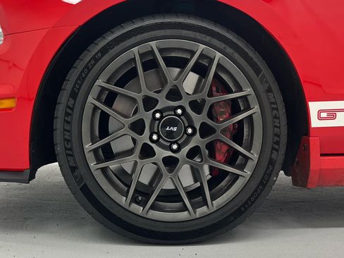 Used 2013 Ford Mustang Shelby GT500 RWD image 10