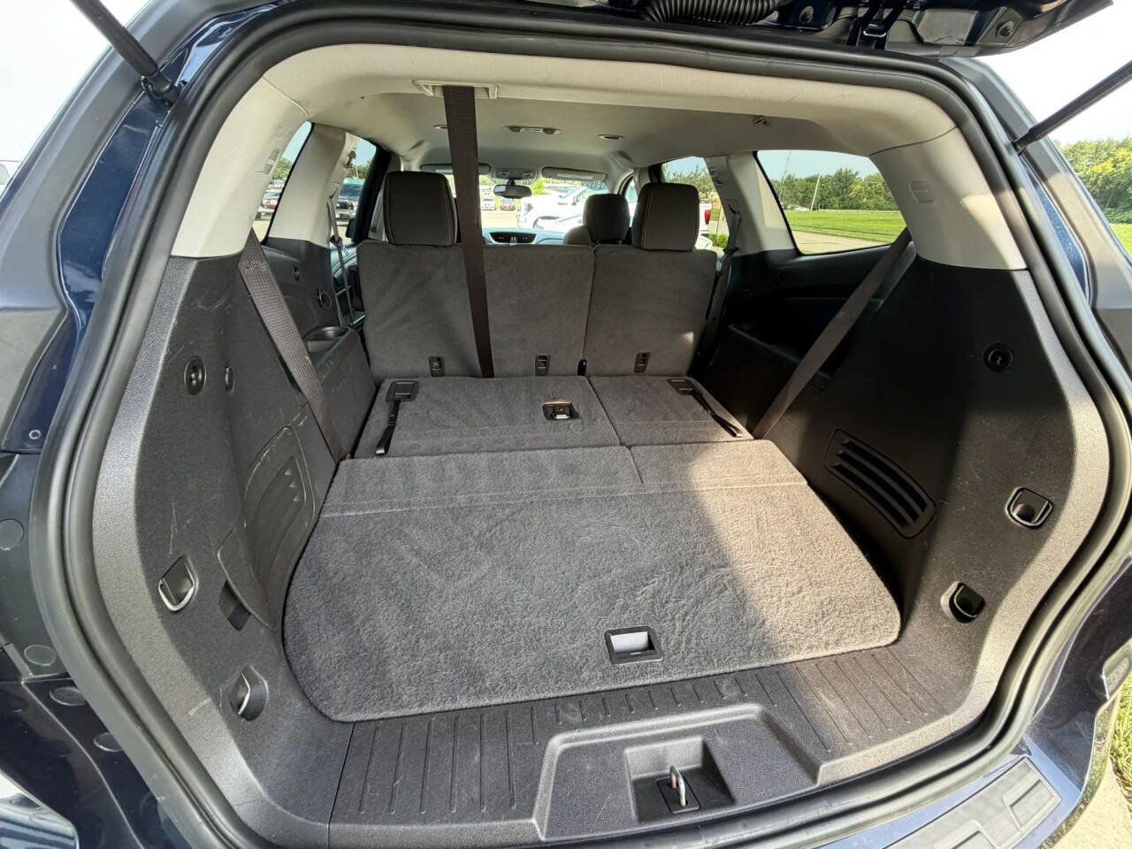 Used 2015 Chevrolet Traverse LT FWD image 22