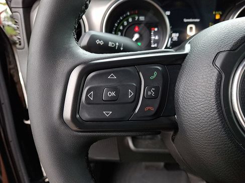 Used 2023 Jeep Wrangler Unlimited w/ Sun & Screen Package AWD/4WD image 21