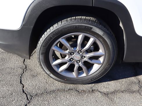 Certified 2024 GMC Terrain SLT image 38