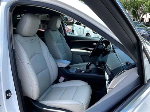 Used 2023 Cadillac XT4 Luxury FWD image 9