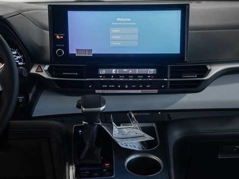 New 2026 Toyota Sienna XLE AWD/4WD image 22