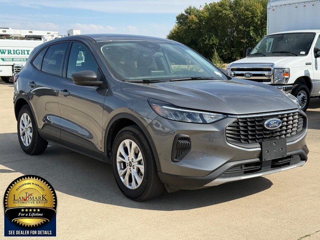 Used 2025 Ford Escape Active FWD image 3
