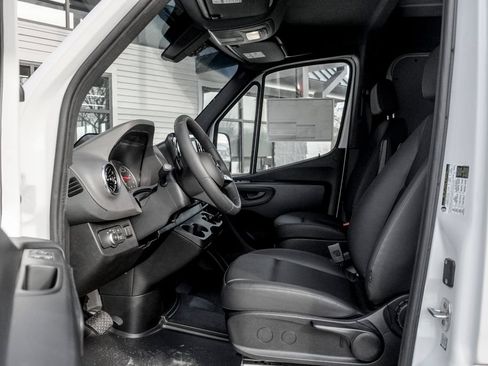 Used 2026 Mercedes-Benz Sprinter 2500 image 12