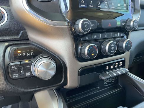 Used 2022 RAM 1500 Laramie AWD/4WD image 14