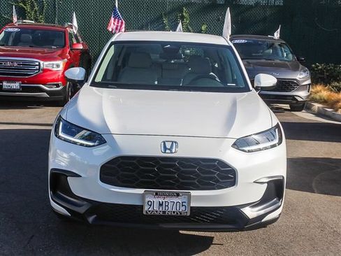Used 2024 Honda HR-V LX image 2