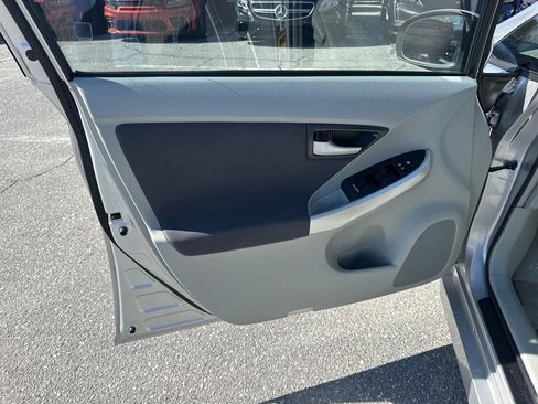 Used 2011 Toyota Prius Two image 21