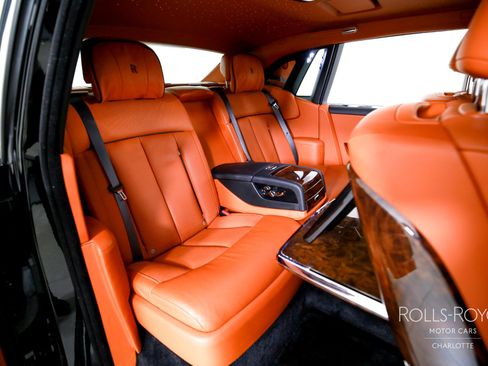 Used 2018 Rolls-Royce Phantom Sedan image 28
