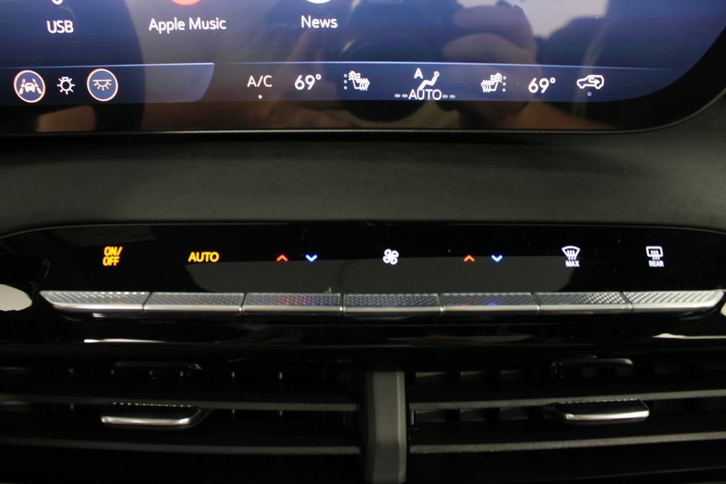 New 2027 Buick Enclave Sport Touring w/ Power Package FWD image 7