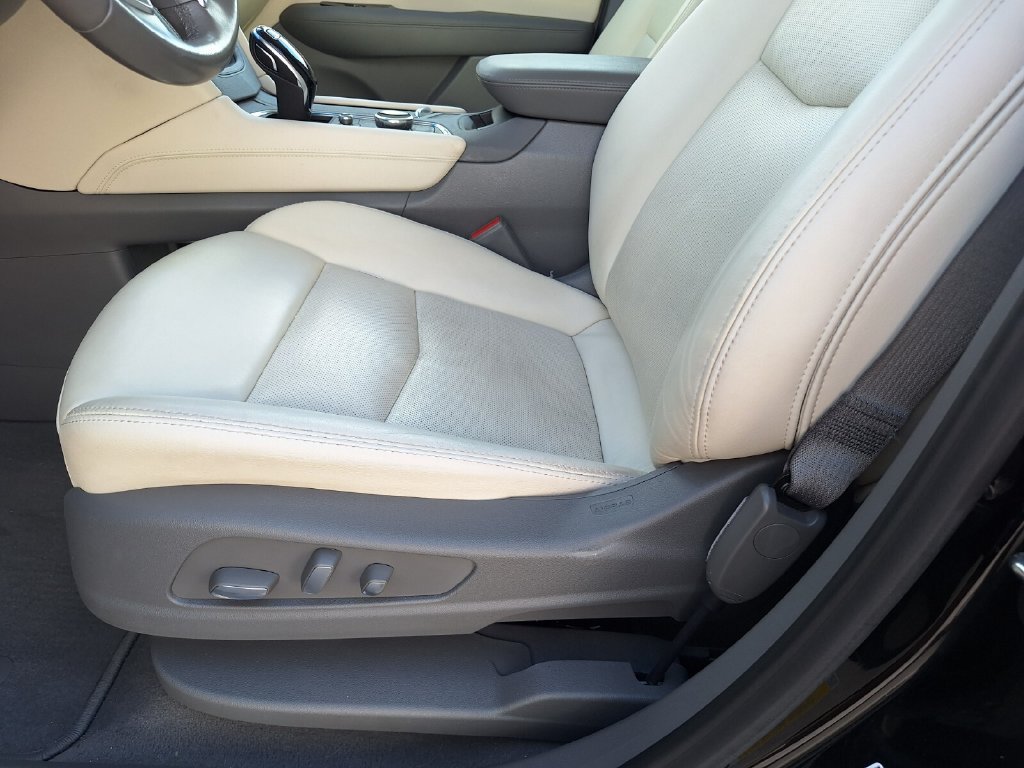 Used 2022 Cadillac XT5 Premium Luxury FWD image 30