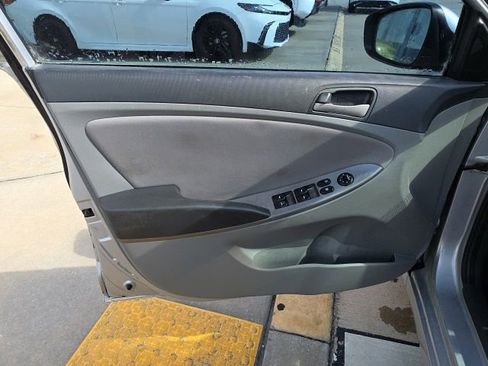 Used 2016 Hyundai Accent SE FWD image 11