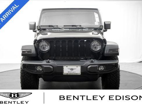 Used 2022 Jeep Wrangler Unlimited Sport AWD/4WD image 2