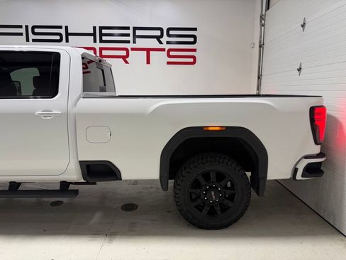 Used 2024 GMC Sierra 2500 AT4 w/ AT4 Preferred Package AWD/4WD image 6