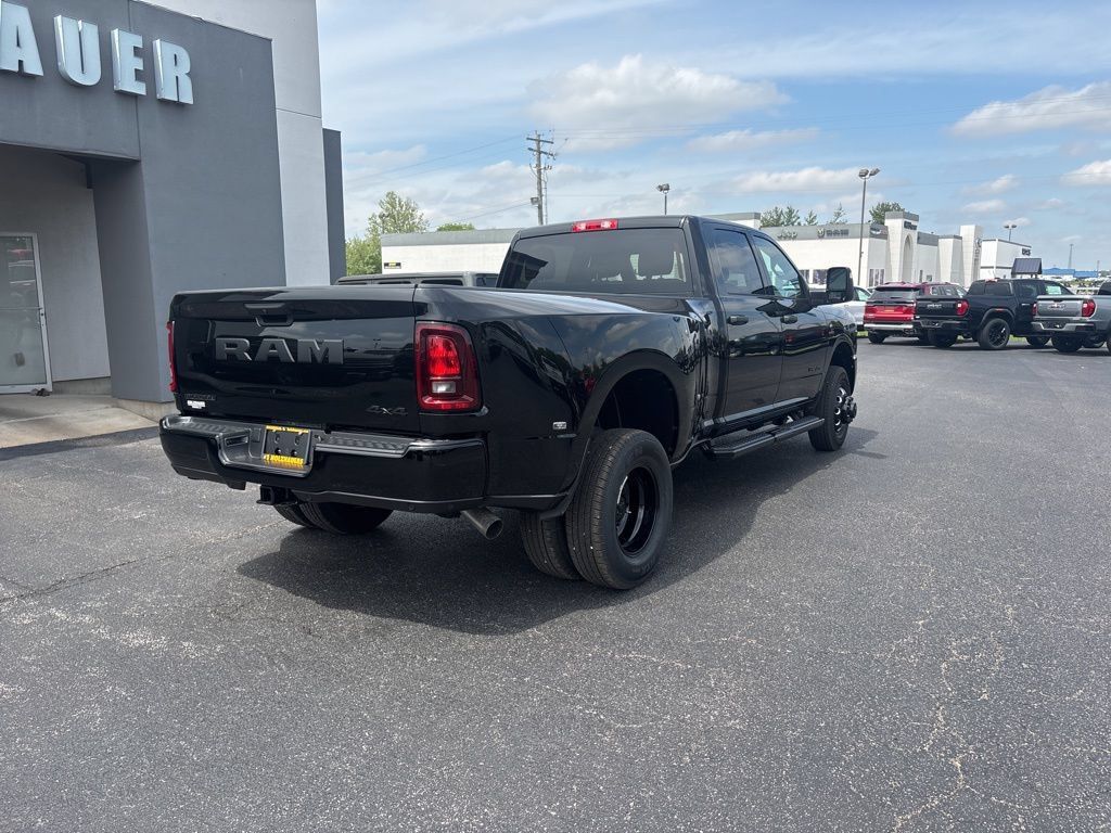 New 2026 RAM 3500 Big Horn AWD/4WD image 8