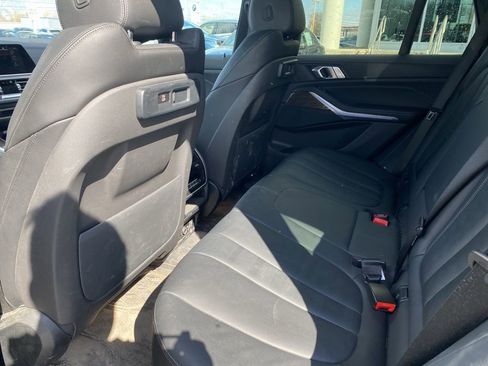 Used 2022 BMW X5 xDrive40i w/ M Sport Package image 12