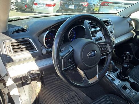 Used 2018 Subaru Outback 2.5i Premium AWD/4WD image 31