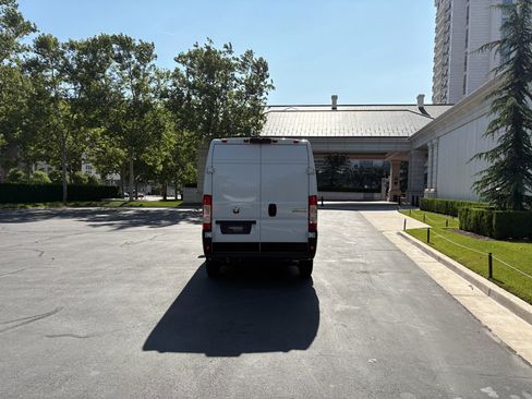 Used 2025 RAM ProMaster 2500 w/ Convenience Group image 8