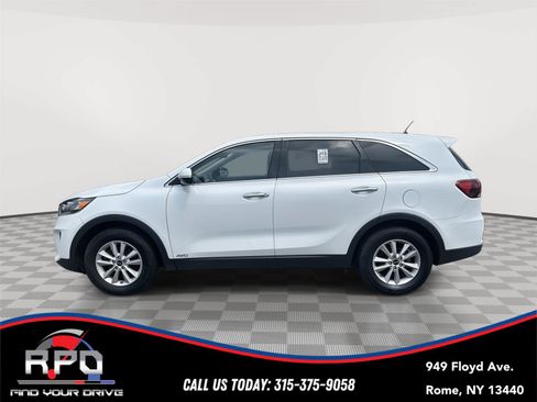 Used 2019 Kia Sorento AWD image 2