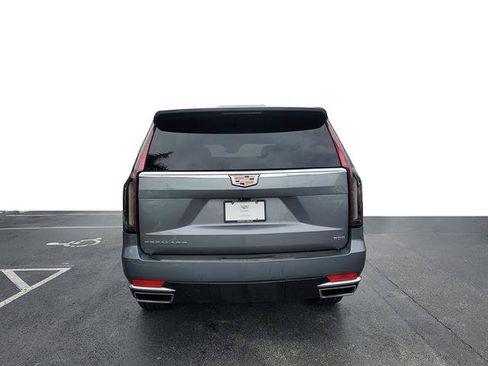 Used 2021 Cadillac Escalade Premium Luxury RWD image 4