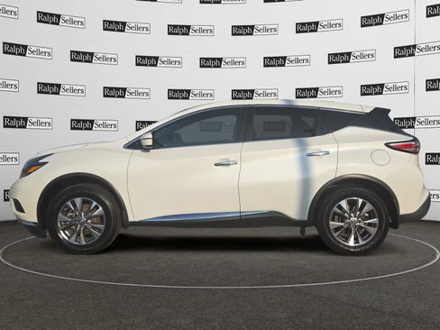 Used 2018 Nissan Murano S image 3