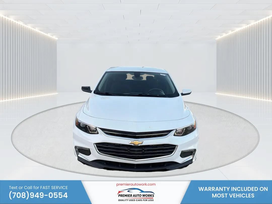 Used 2018 Chevrolet Malibu LT FWD image 2