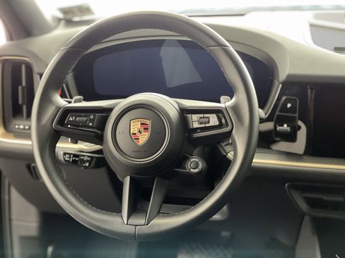 Certified 2025 Porsche Cayenne Coupe image 20