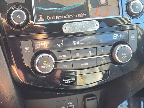 Used 2020 Nissan Rogue SL w/ Premium Package image 31