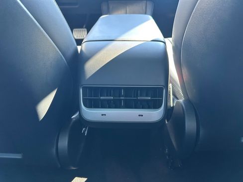 Used 2023 Tesla Model 3 Performance image 25