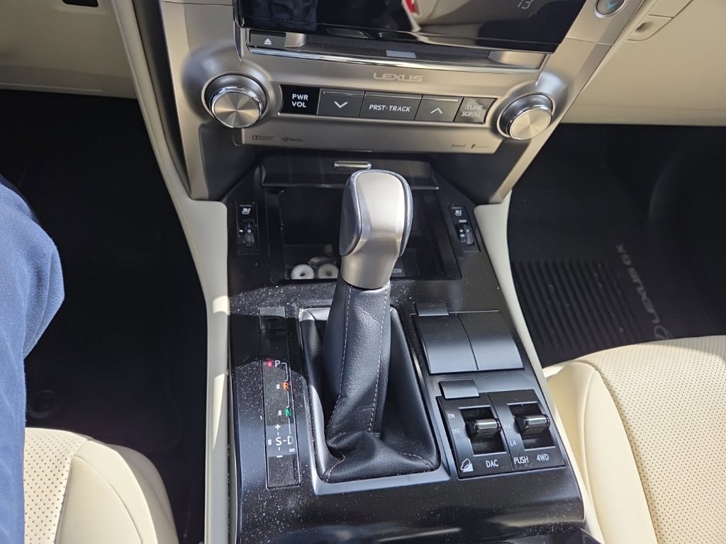 Used 2021 Lexus GX 460 Premium w/ Premium Package AWD/4WD image 15