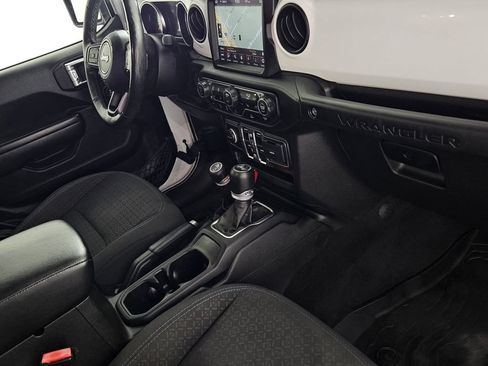 Used 2021 Jeep Wrangler Unlimited Sport AWD/4WD image 32