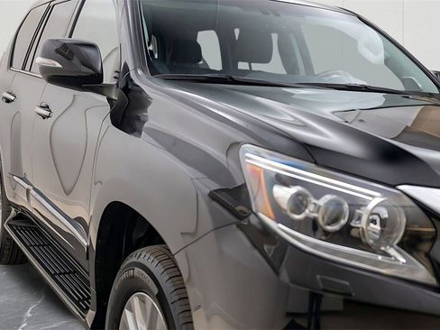 Used 2018 Lexus GX 460 image 4