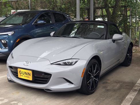 Used 2025 MAZDA MX-5 Miata Grand Touring w/ Weather Package RWD image 4