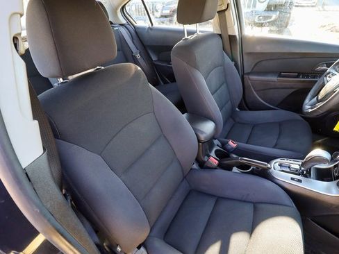 Used 2016 Chevrolet Cruze LT image 38