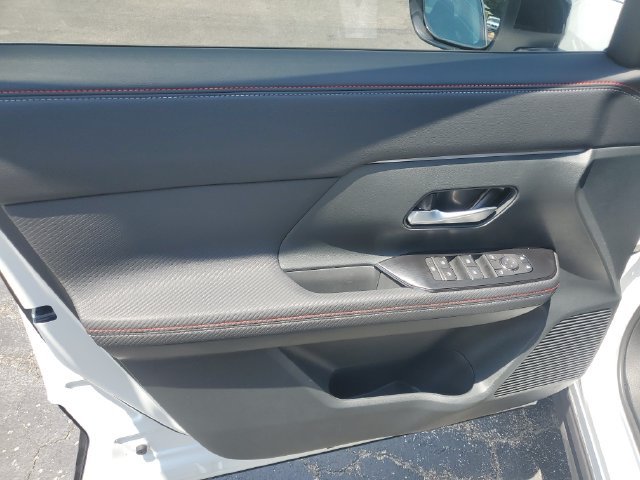 Certified 2025 Nissan Kicks SR AWD/4WD image 11