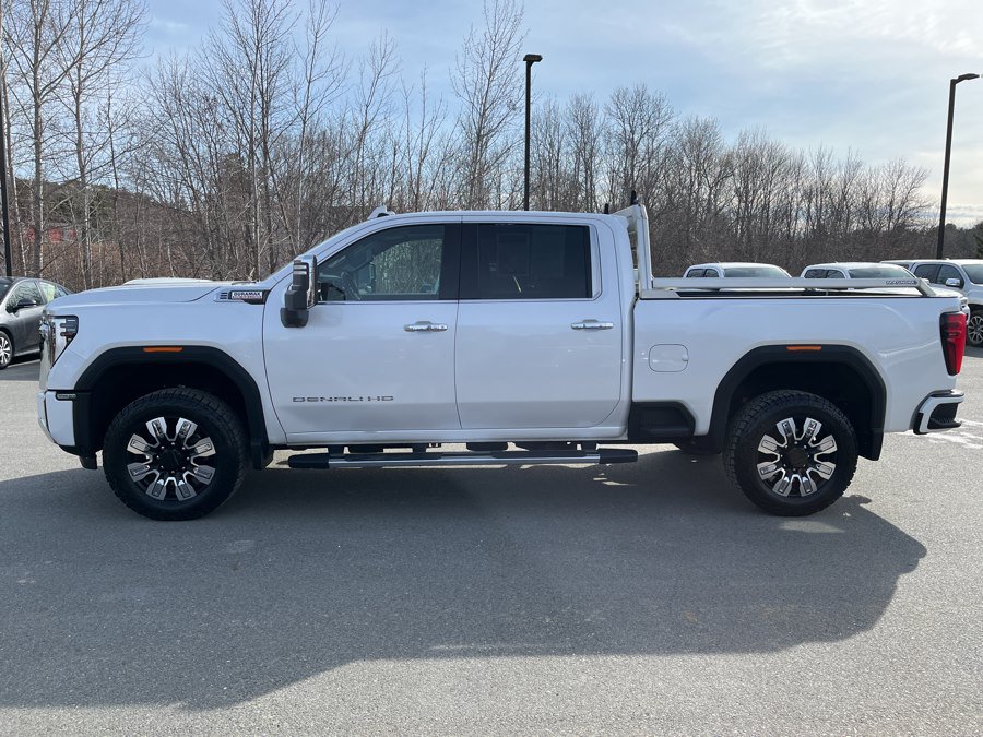 Used 2024 GMC Sierra 2500 Denali w/ Denali Reserve Package AWD/4WD image 5