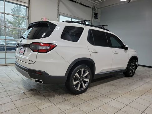 Used 2023 Honda Pilot Elite image 5