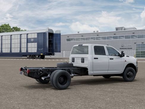 New 2026 RAM 3500 Tradesman AWD/4WD image 4