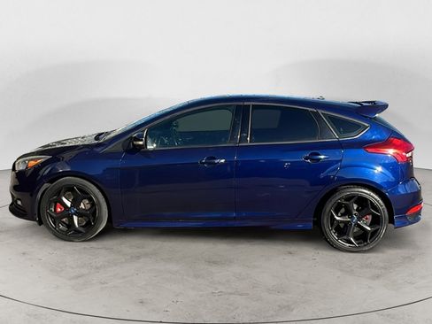 Used 2017 Ford Focus ST image 3