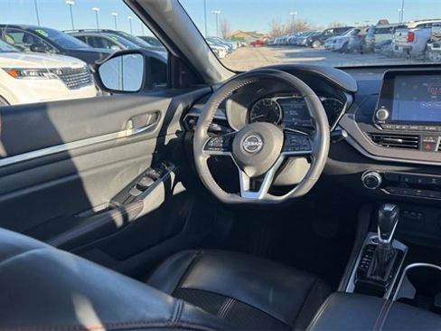 Used 2024 Nissan Altima 2.5 SR image 14