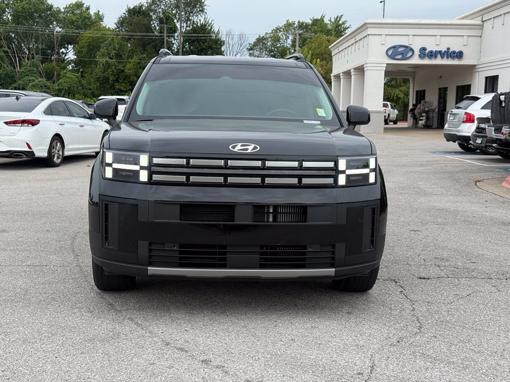Used 2025 Hyundai Santa Fe SEL FWD image 2