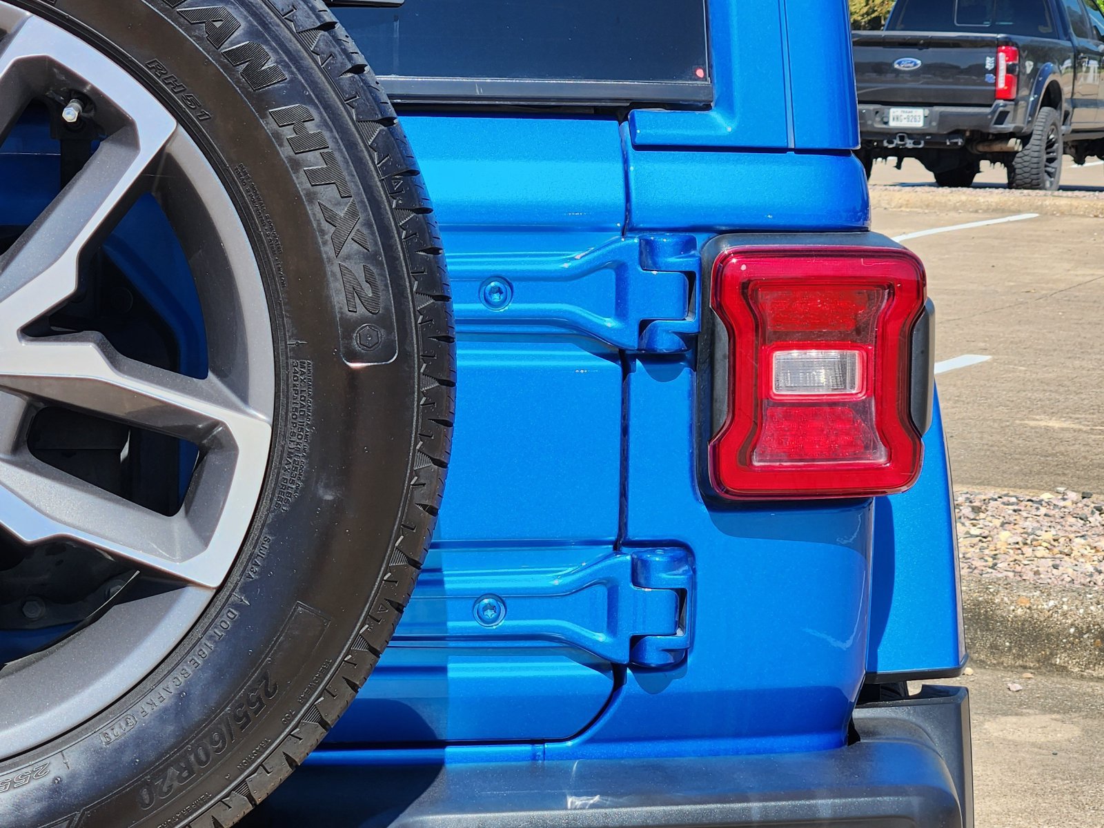 Used 2024 Jeep Wrangler Unlimited w/ Convenience Group AWD/4WD image 16