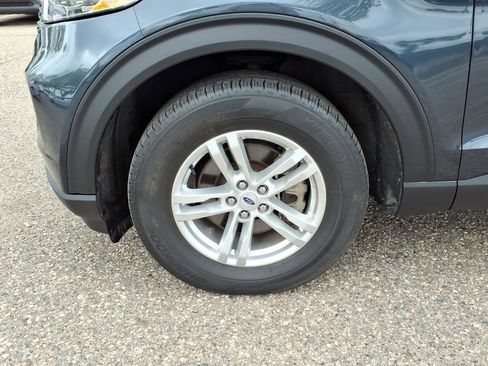 Used 2023 Ford Explorer XLT w/ Equipment Group 202A AWD/4WD image 9