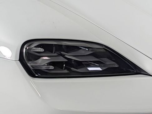 New 2026 Porsche Taycan image 15