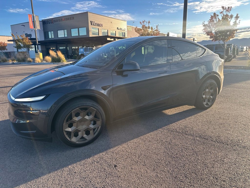 Used 2026 Tesla Model Y Long Range AWD/4WD image 1